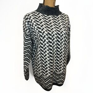 Mexx Oversized Knit Tunic Sweater Pullover Warm Angora Black White Size Small